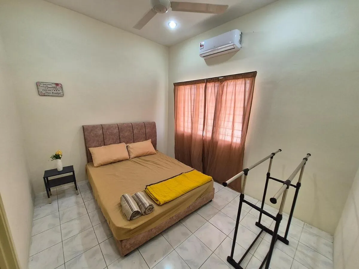 Vacation Ipoh Homestay For 12 Pax 4 Bedrooms For Delicious Food 0*,  Malaysia