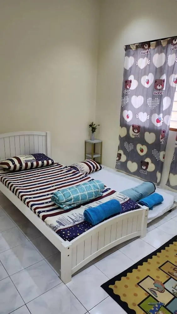 Vacation Ipoh Homestay For 12 Pax 4 Bedrooms For Delicious Food
