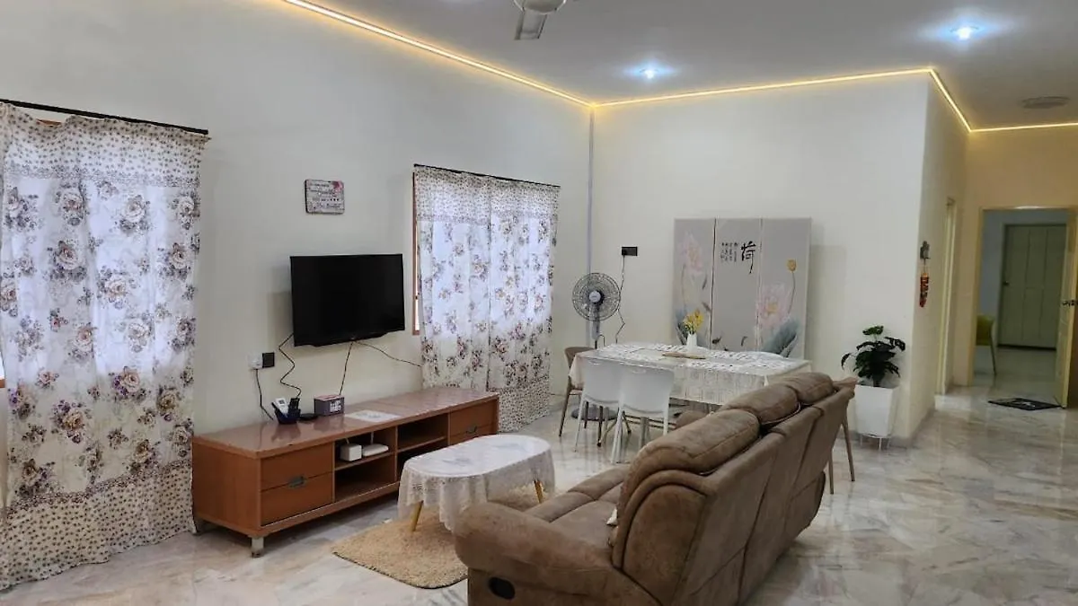 Vacation Ipoh Homestay For 12 Pax 4 Bedrooms For Delicious Food 0*,  Malaysia